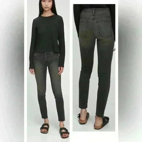 Gap Mid Rise True  Skinny Jeans with Washwell Black Button Fly size 25 regular - Picture 1 of 8